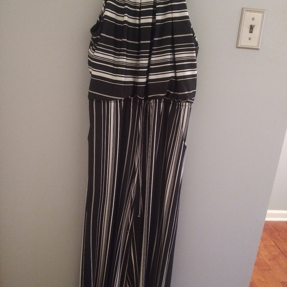 Jumpsuit - Picture 4 of 7